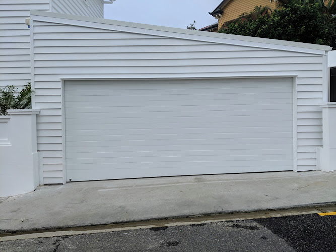 Advanced Garage Doors in Burleigh Heads